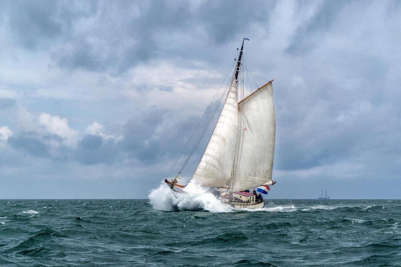 Zeilschip De Vrouw Dina Villa Leiden Bagian luar foto