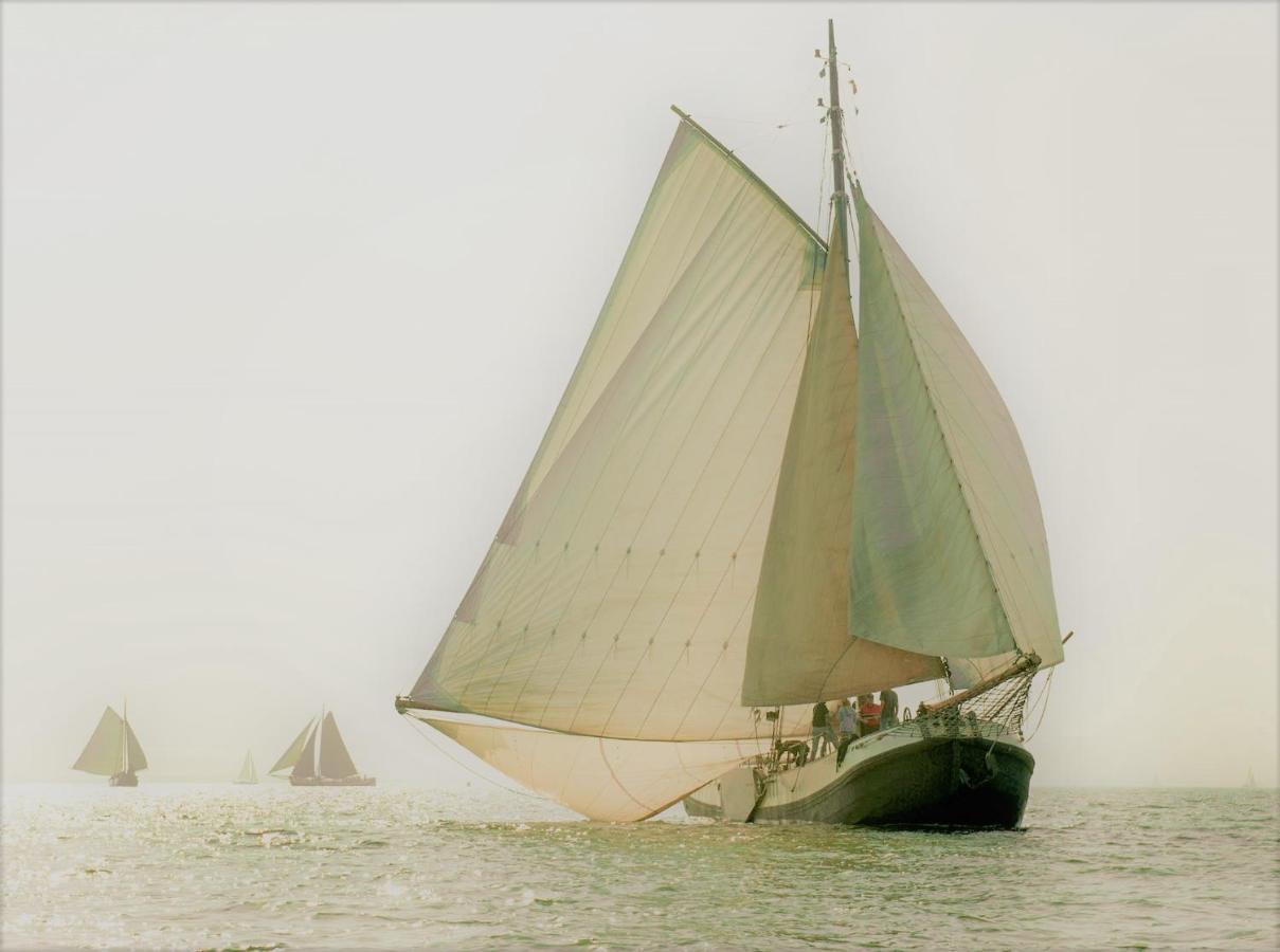 Zeilschip De Vrouw Dina Villa Leiden Bagian luar foto